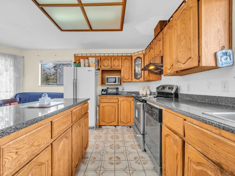 3088 School Avenue, Vancouver, BC, V5R 5M8 - 13