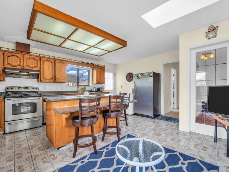 3088 School Avenue, Vancouver, BC, V5R 5M8 - 9