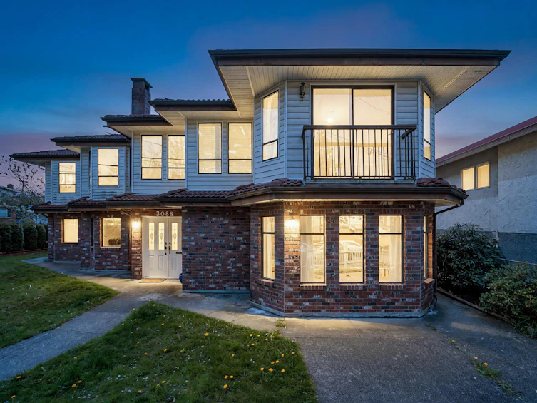3088 School Avenue, Vancouver, BC, V5R 5M8