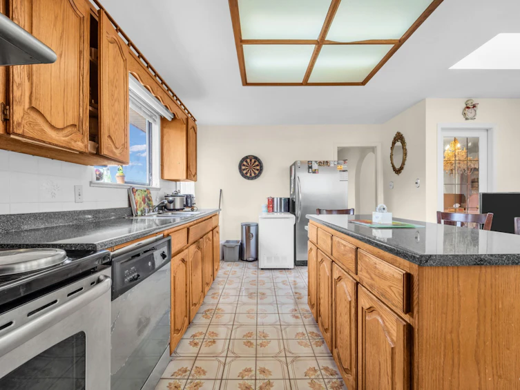3088 School Avenue, Vancouver, BC, V5R 5M8 - 14