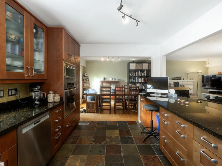 2041 Tompkins Crescent, North Vancouver, BC, V7H 2C9 - 7