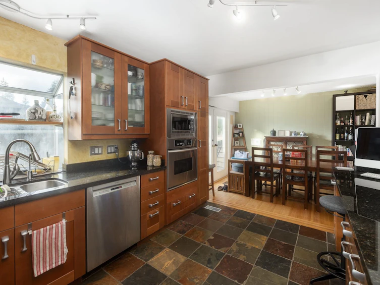 2041 Tompkins Crescent, North Vancouver, BC, V7H 2C9 - 4
