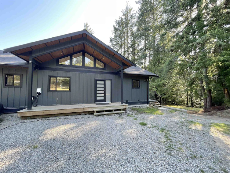 915 Payne Road, Gibsons, BC, V0N 1V7 - 2