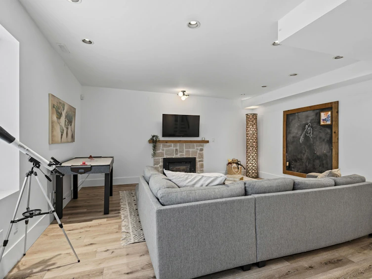 1335 Ridgewood Drive, North Vancouver, BC, V7R 1J4 - 26