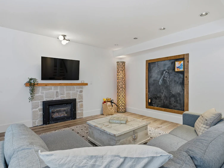 1335 Ridgewood Drive, North Vancouver, BC, V7R 1J4 - 28