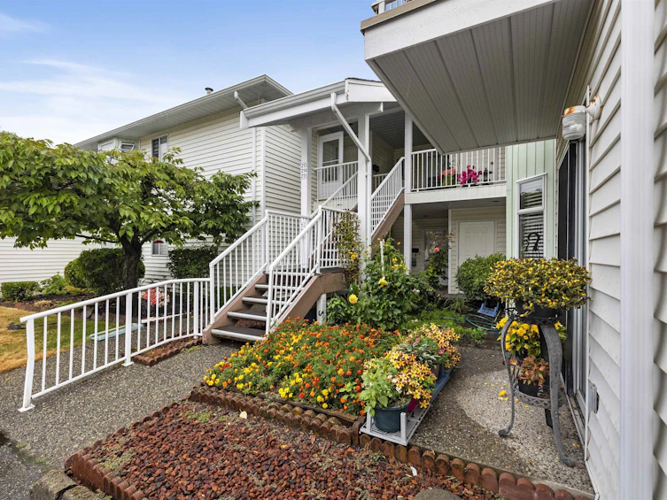 213-7156 121 Street, Surrey, BC, V3W 0J6