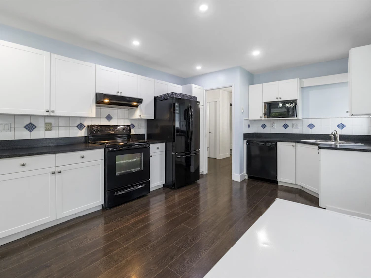 213-7156 121 Street, Surrey, BC, V3W 0J6 - 11