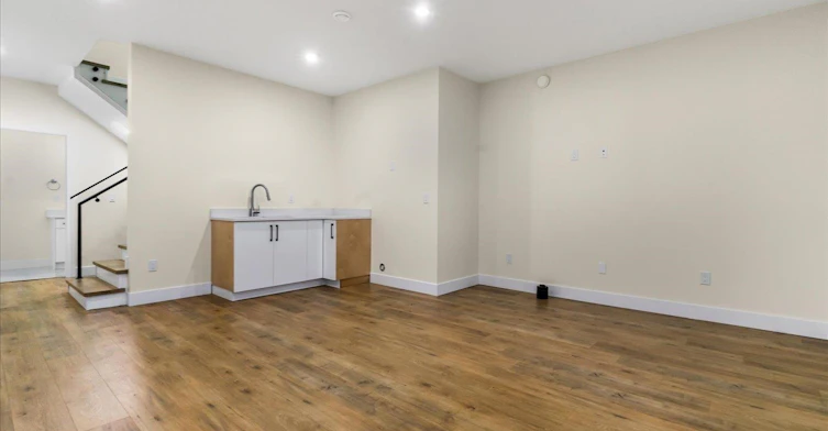 STUDIO-8211 Harvest Place, Chilliwack, BC, V4Z 0E4 - 3