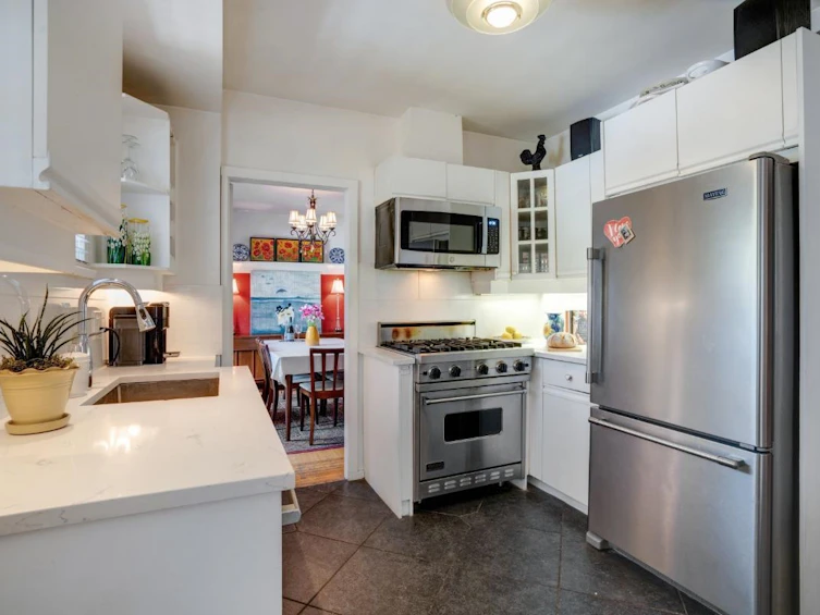 3771 W 31st Avenue, Vancouver, BC, V6S 1Y1 - 5