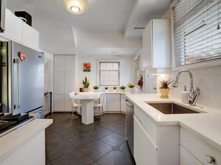 3771 W 31st Avenue, Vancouver, BC, V6S 1Y1 - 6