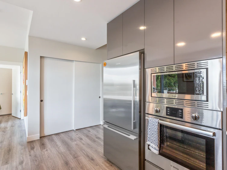 407-1327 Draycott Road, North Vancouver, BC, V7J 1W1 - 11