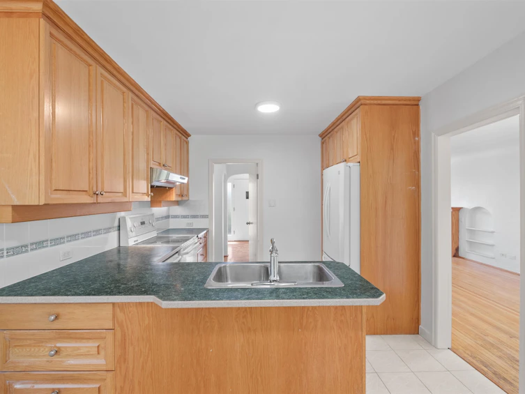 3894 Sunnycrest Drive, North Vancouver, BC, V7R 3C8 - 11