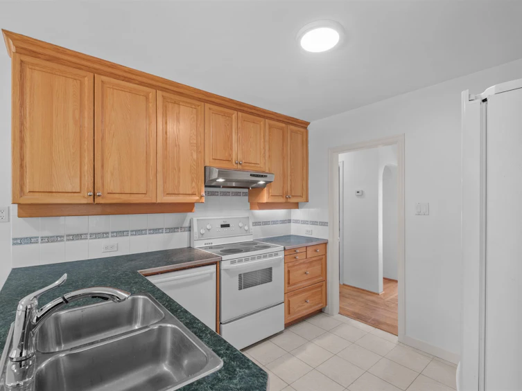 3894 Sunnycrest Drive, North Vancouver, BC, V7R 3C8 - 12