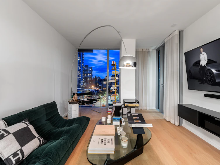 708-1568 Alberni Street, Vancouver, BC, V6G 0E3 - 2