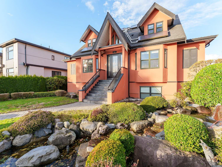 617 E 52nd Avenue, Vancouver, BC, V5X 1G8