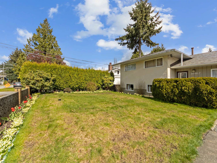10962 145a Street, Surrey, BC, V3R 3S4