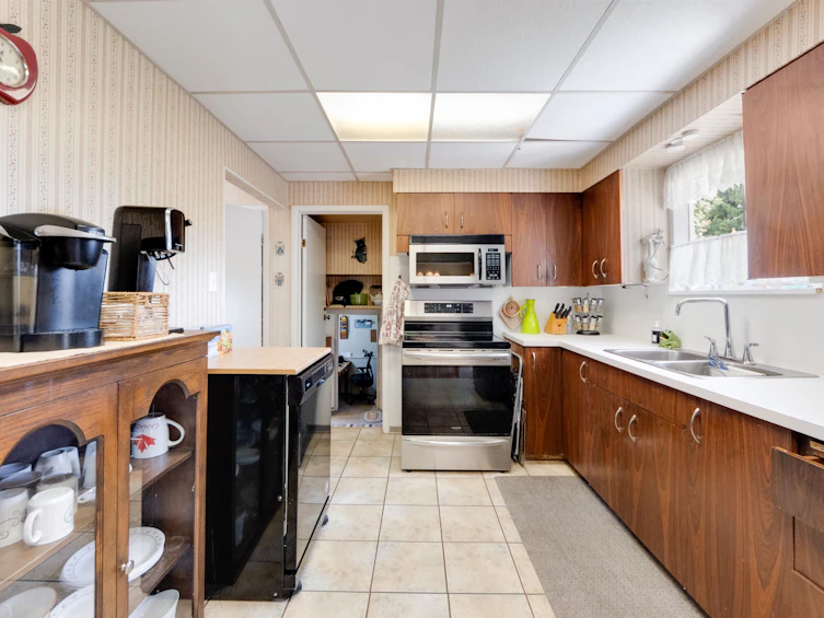 10962 145a Street, Surrey, BC, V3R 3S4 - 10