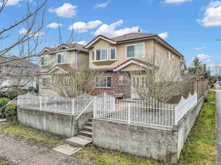 2808 Horley Street, Vancouver, BC, V5R 4R9 - 3