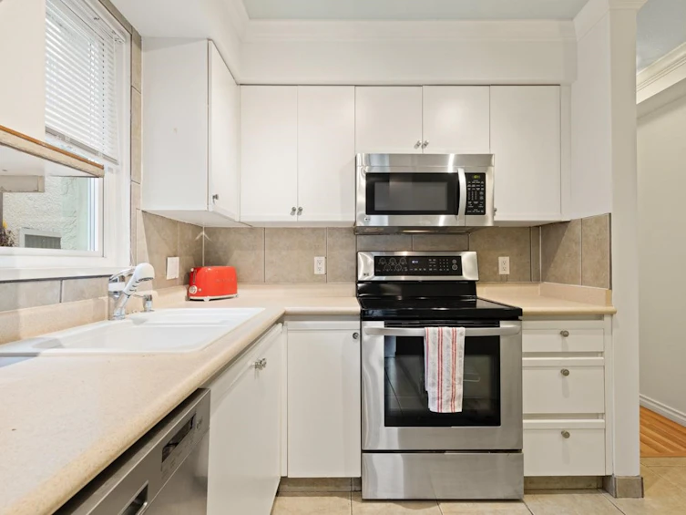 201-1554 Burnaby Street, Vancouver, BC, V6G 1W9 - 8