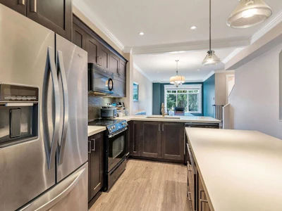 20-7090 180 Street - 3