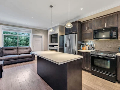 20-7090 180 Street - 2