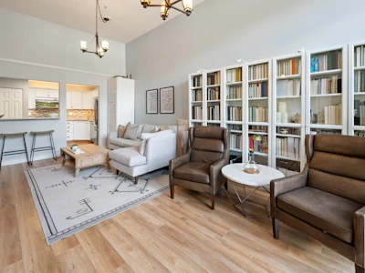606-301 Maude Road - 4
