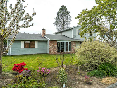 5463 50 Avenue - 4