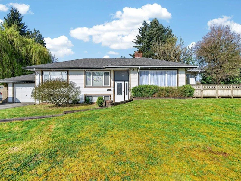 11851 221st Street, Maple Ridge BC V2X 5S4