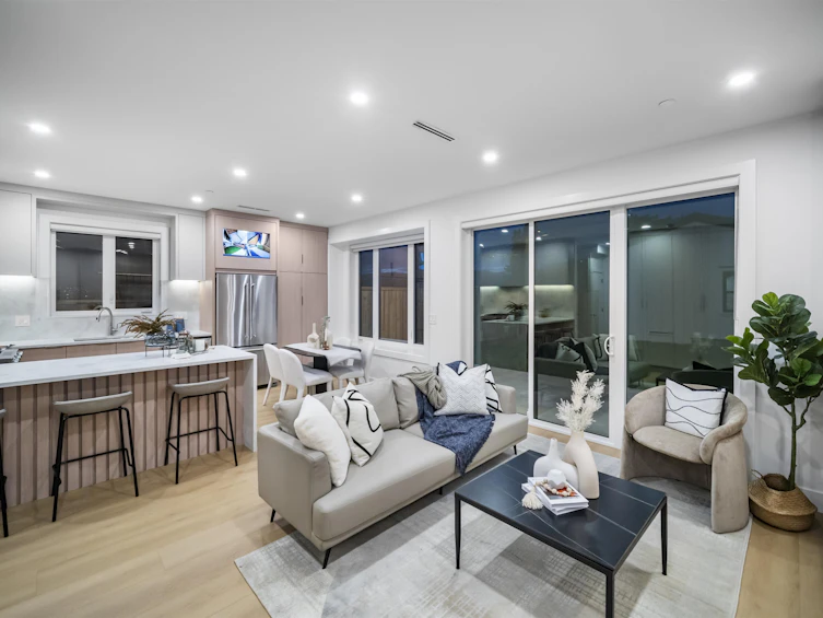 2-3623 Triumph Street, Vancouver, BC, V5K 1V4 - 4