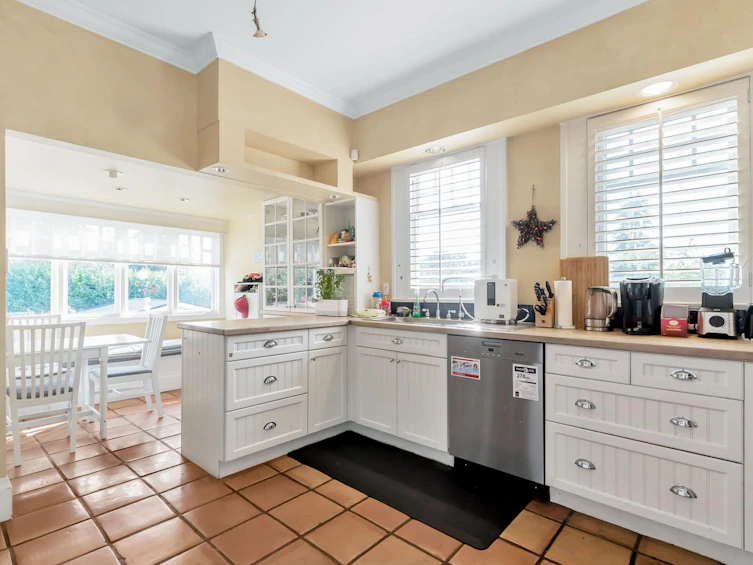 1670 W 49th Avenue, Vancouver, BC, V6M 2S1 - 9