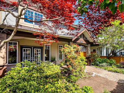 3933 Garry Street - 3