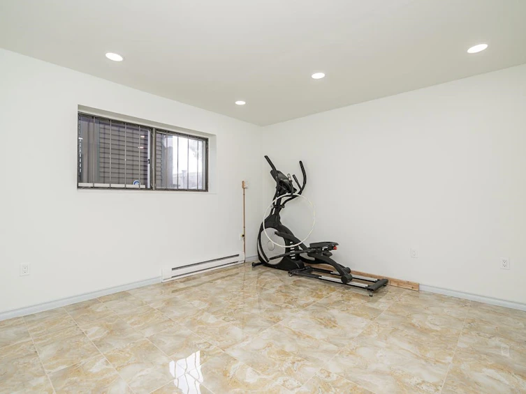 8255 18th Avenue, Burnaby, BC, V3N 1K4 - 25