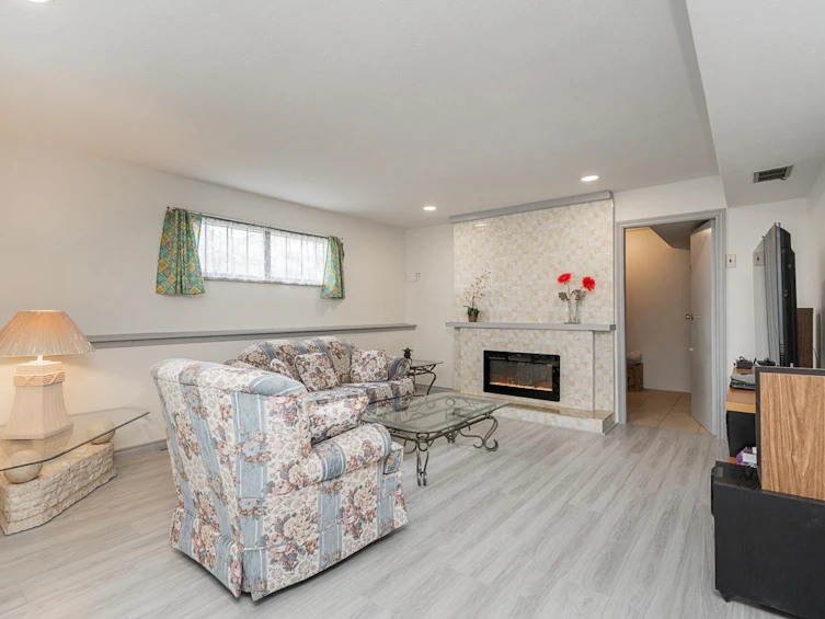8255 18th Avenue, Burnaby, BC, V3N 1K4 - 27