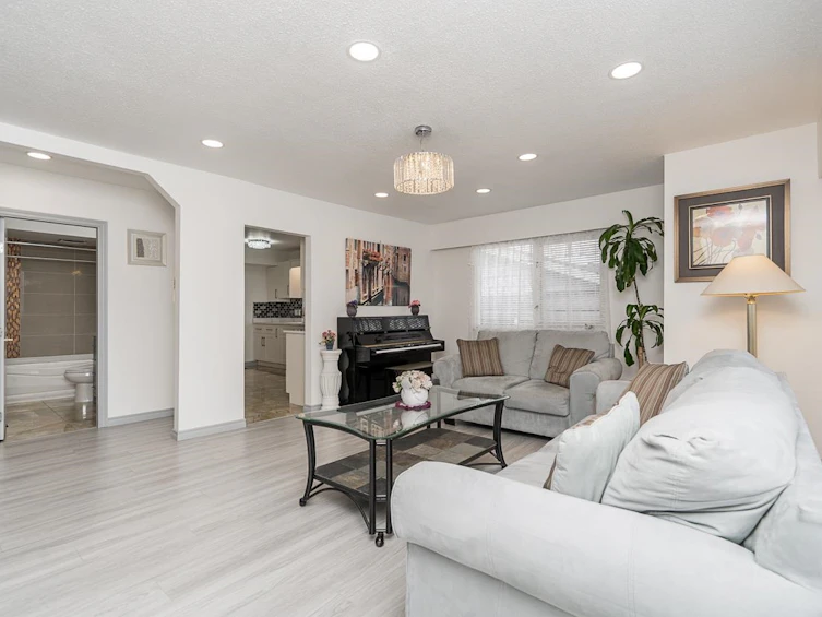 8255 18th Avenue, Burnaby, BC, V3N 1K4 - 5
