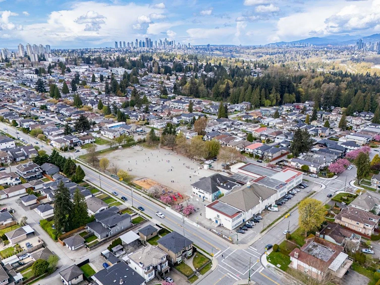 8255 18th Avenue, Burnaby, BC, V3N 1K4 - 37