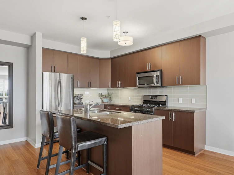 210-6077 London Road, Richmond, BC, V7E 0A7 - 3