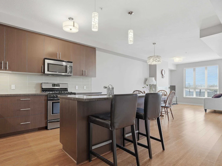 210-6077 London Road, Richmond, BC, V7E 0A7 - 4