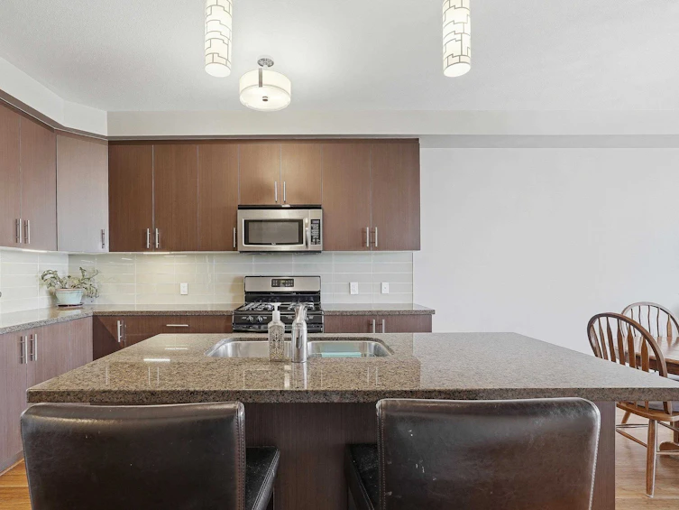 210-6077 London Road, Richmond, BC, V7E 0A7 - 5