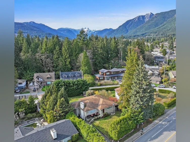 3955 Highland Boulevard, North Vancouver, BC, V7R 2Y7 - 5
