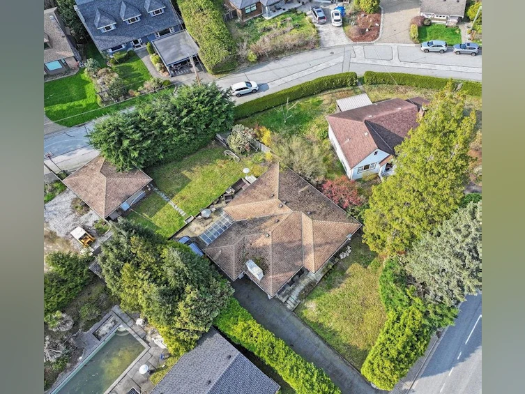 3955 Highland Boulevard, North Vancouver, BC, V7R 2Y7 - 16
