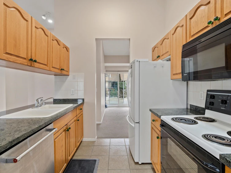 111-8972 Fleetwood Way, Surrey, BC, V3R 0T5 - 9