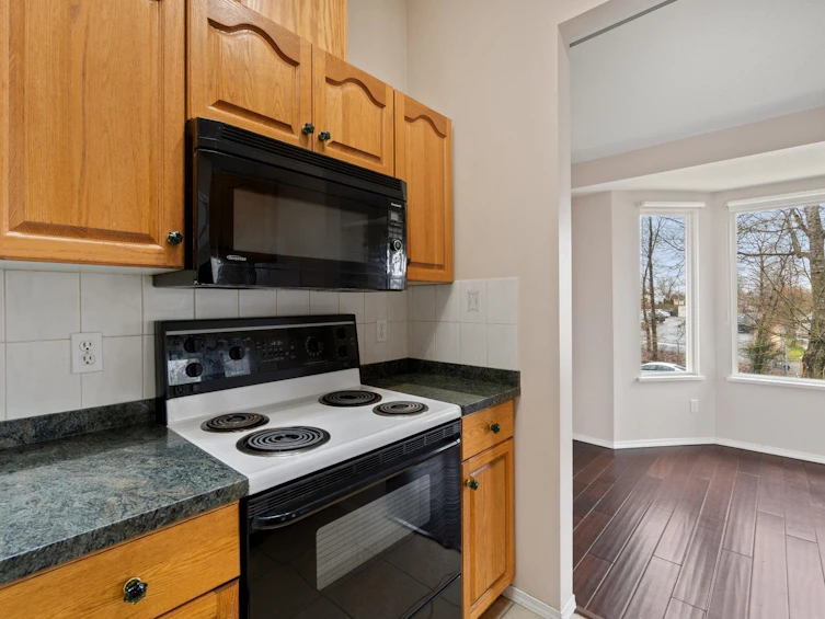 111-8972 Fleetwood Way, Surrey, BC, V3R 0T5 - 10