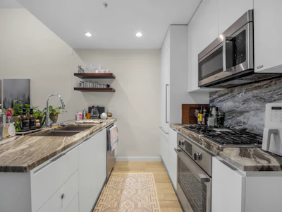 2063 W 10th Avenue - 3