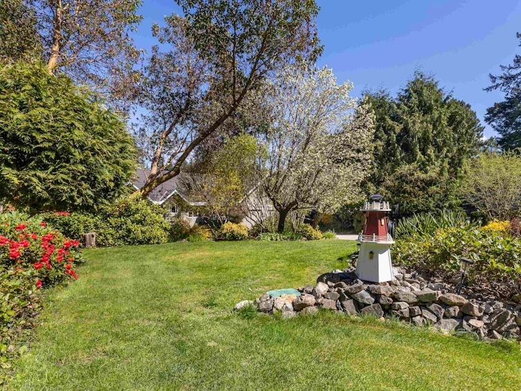 10040 Wescan Road, Halfmoon Bay, BC, V0N 1Y2 - 11