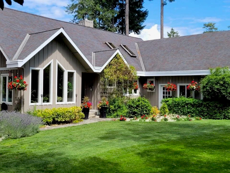 10040 Wescan Road, Halfmoon Bay, BC, V0N 1Y2 - 10