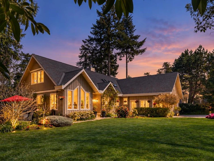 10040 Wescan Road, Halfmoon Bay, BC, V0N 1Y2 - 2