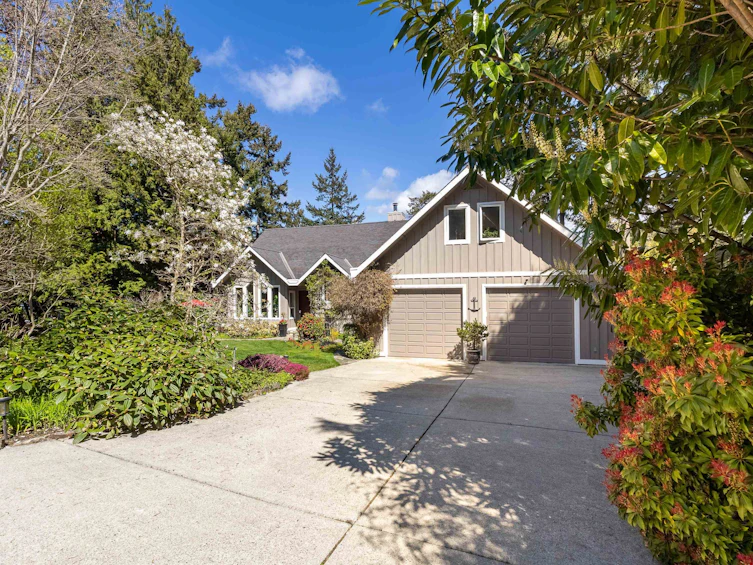 10040 Wescan Road, Halfmoon Bay, BC, V0N 1Y2 - 3