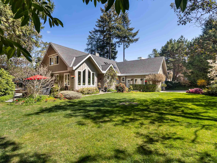10040 Wescan Road, Halfmoon Bay, BC, V0N 1Y2