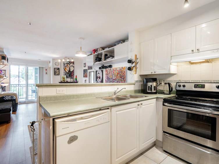 212-868 Kingsway, Vancouver, BC, V6V 3C3 - 8