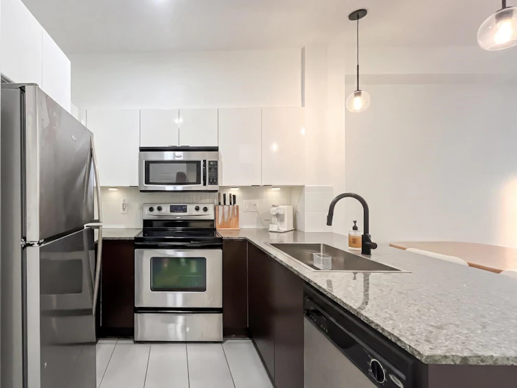 215-13733 107a Avenue, Surrey, BC, V3T 0B7 - 9